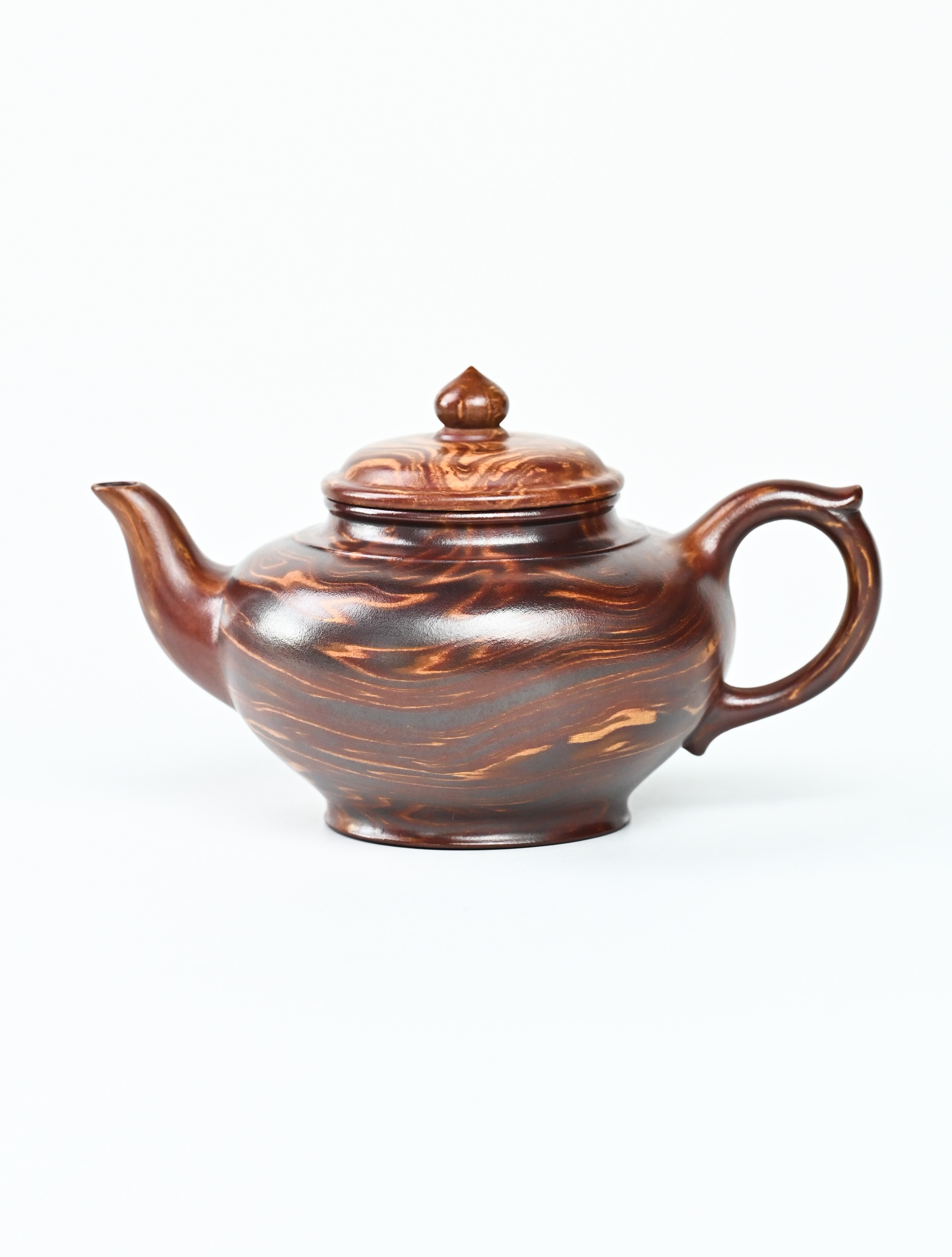 YANYOO handmade Yixing teapot featuring signature Wuni clay and Zisha clay blending technique, Xiao Ying, product left side.