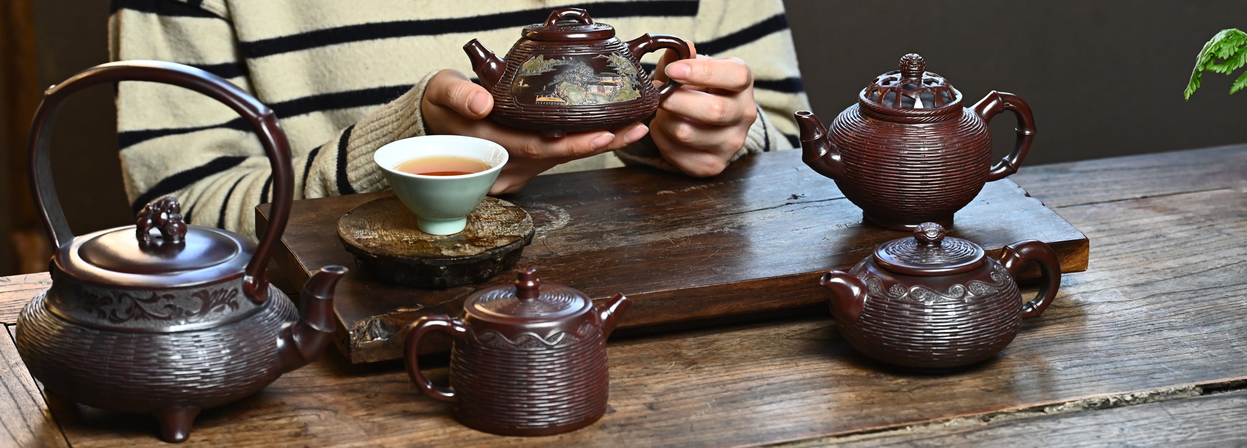 YANYOO handmade Yixing teapot: Bamboo collection banner with model desktop version.