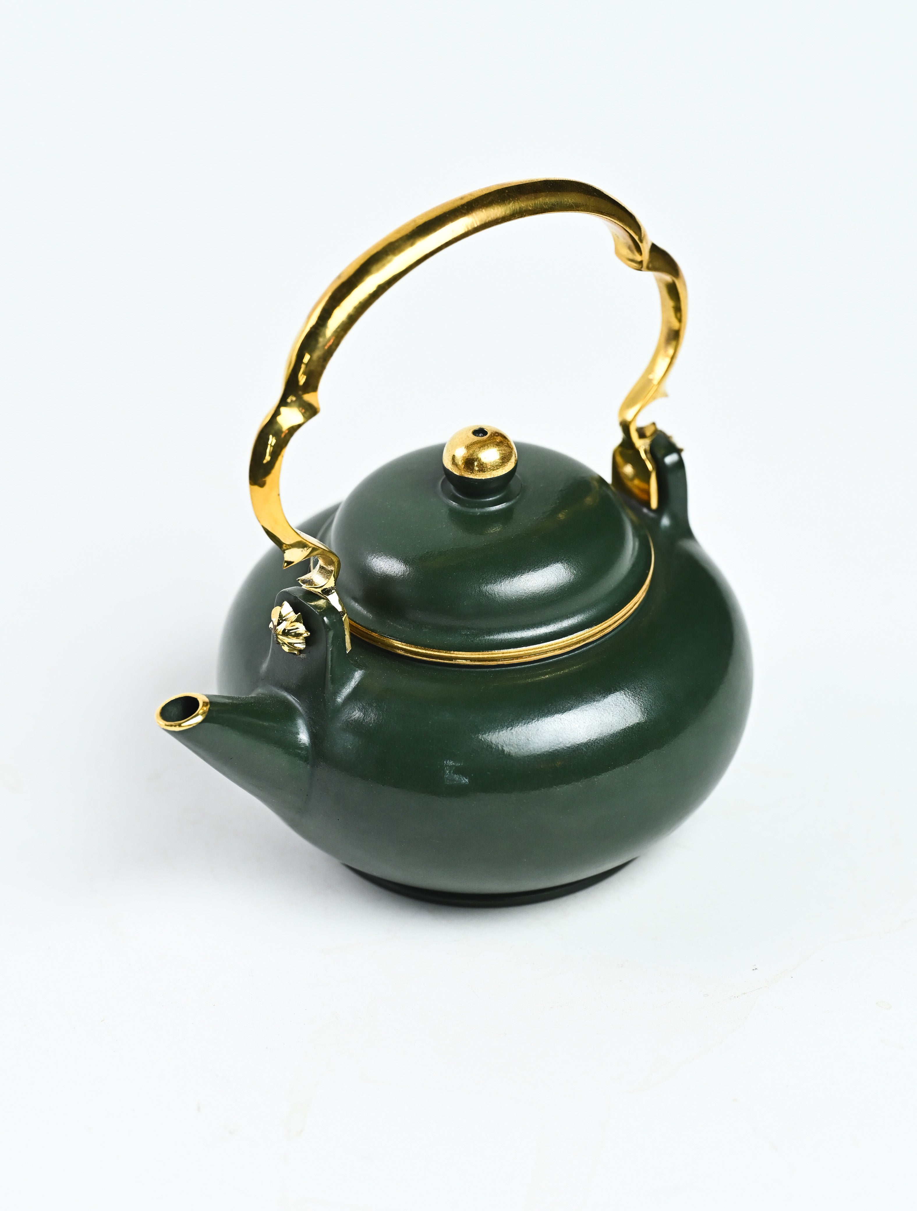 YANYOO handmade Yixing teapot featuring Shuimo polish technique and delicate lifting handle, lvni, product top side.