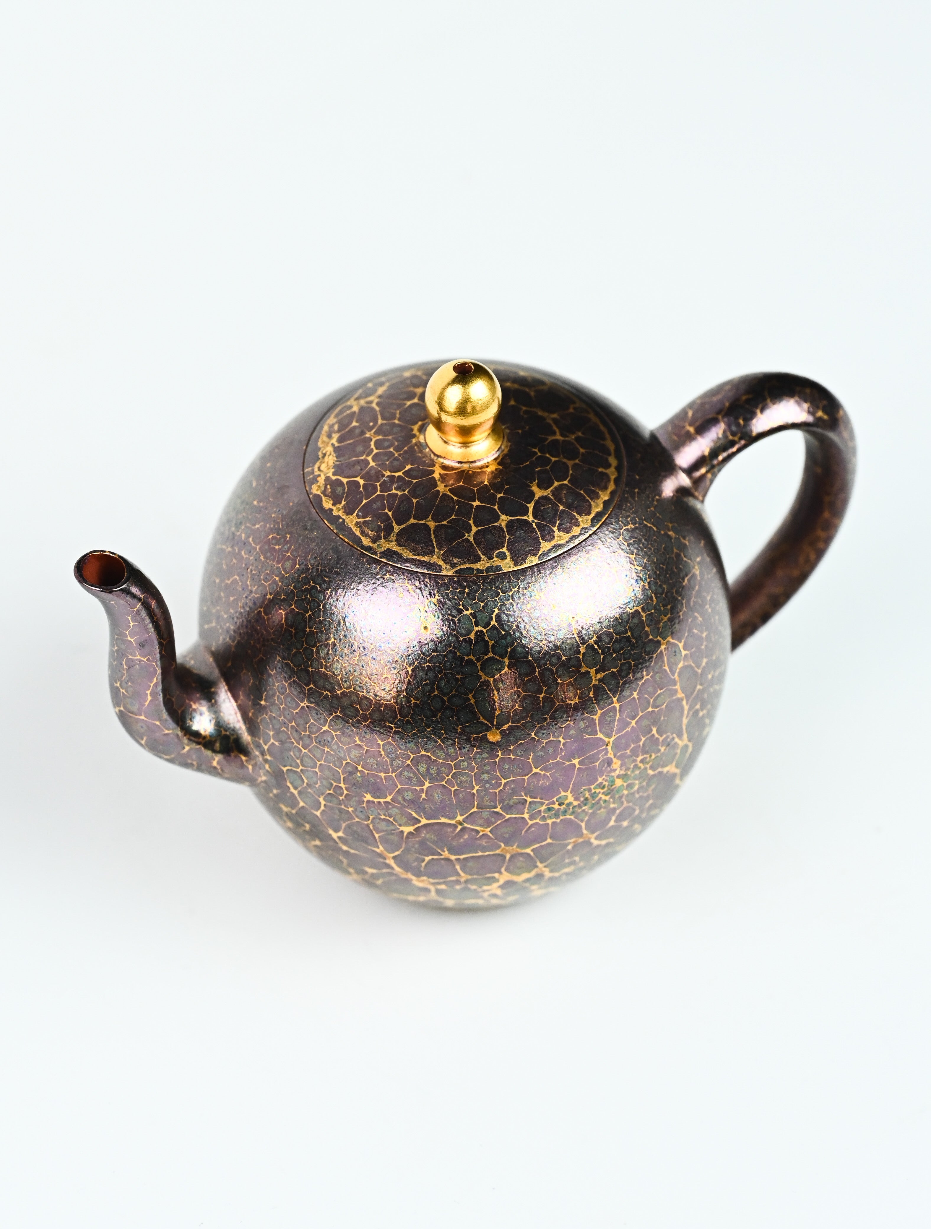 YANYOO handmade Yixing teapot featuring Feather-Plume firing technique, Mei Ren Jian purple, product top side.