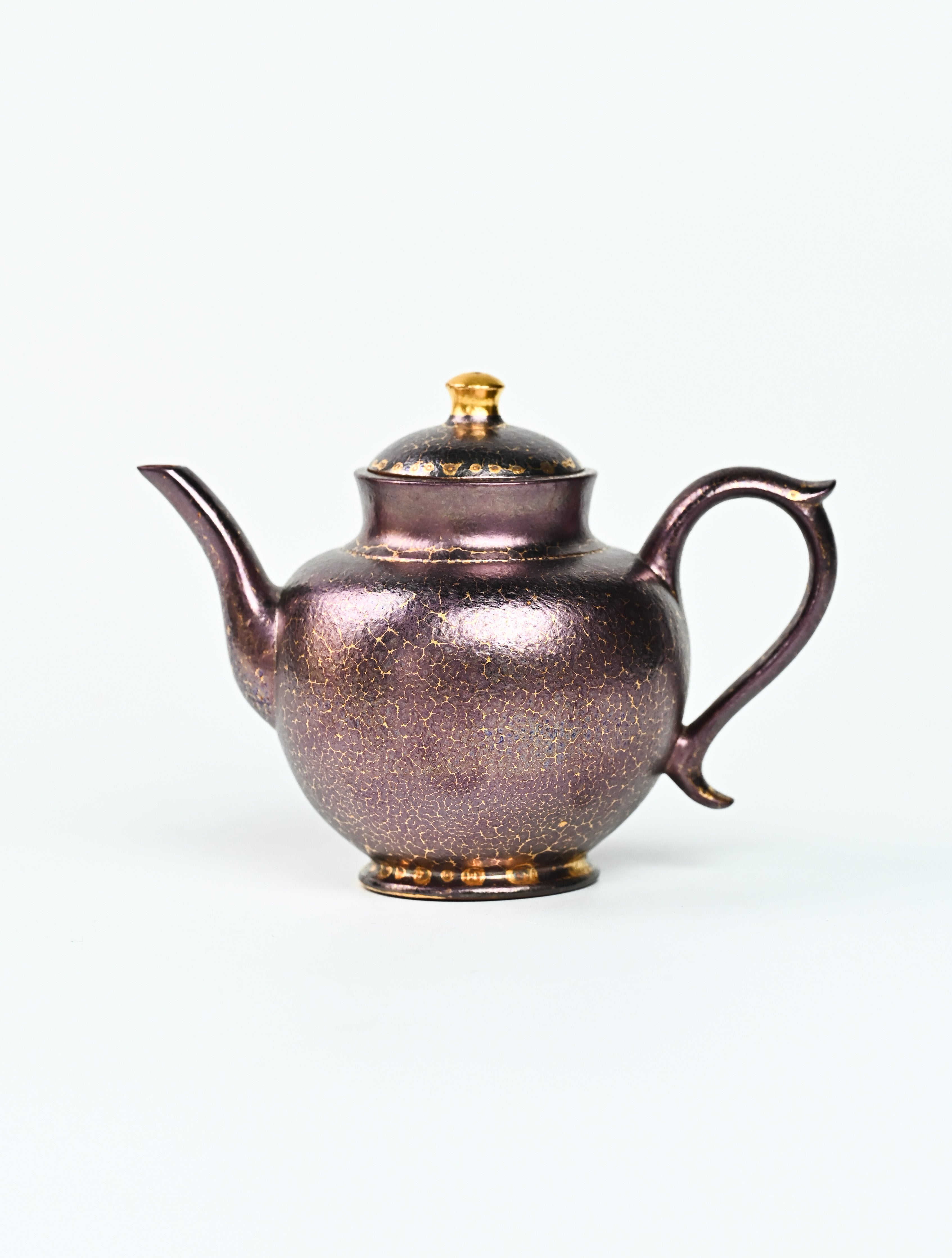 YANYOO handmade Yixing teapot featuring Feather-Plume firing technique, Flask purple gold, product left side.