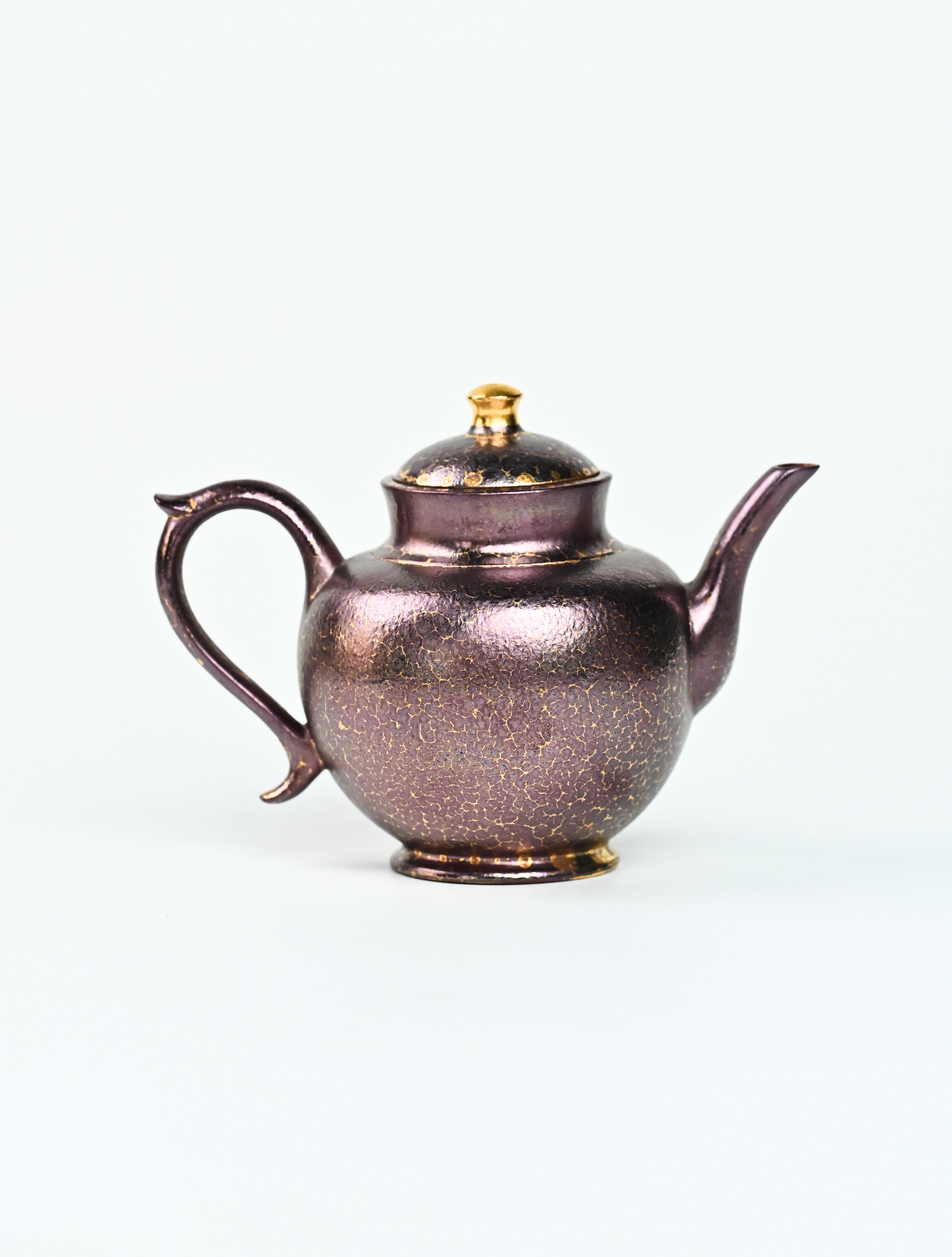 YANYOO handmade Yixing teapot featuring Feather-Plume firing technique, Flask purple gold, product right side.