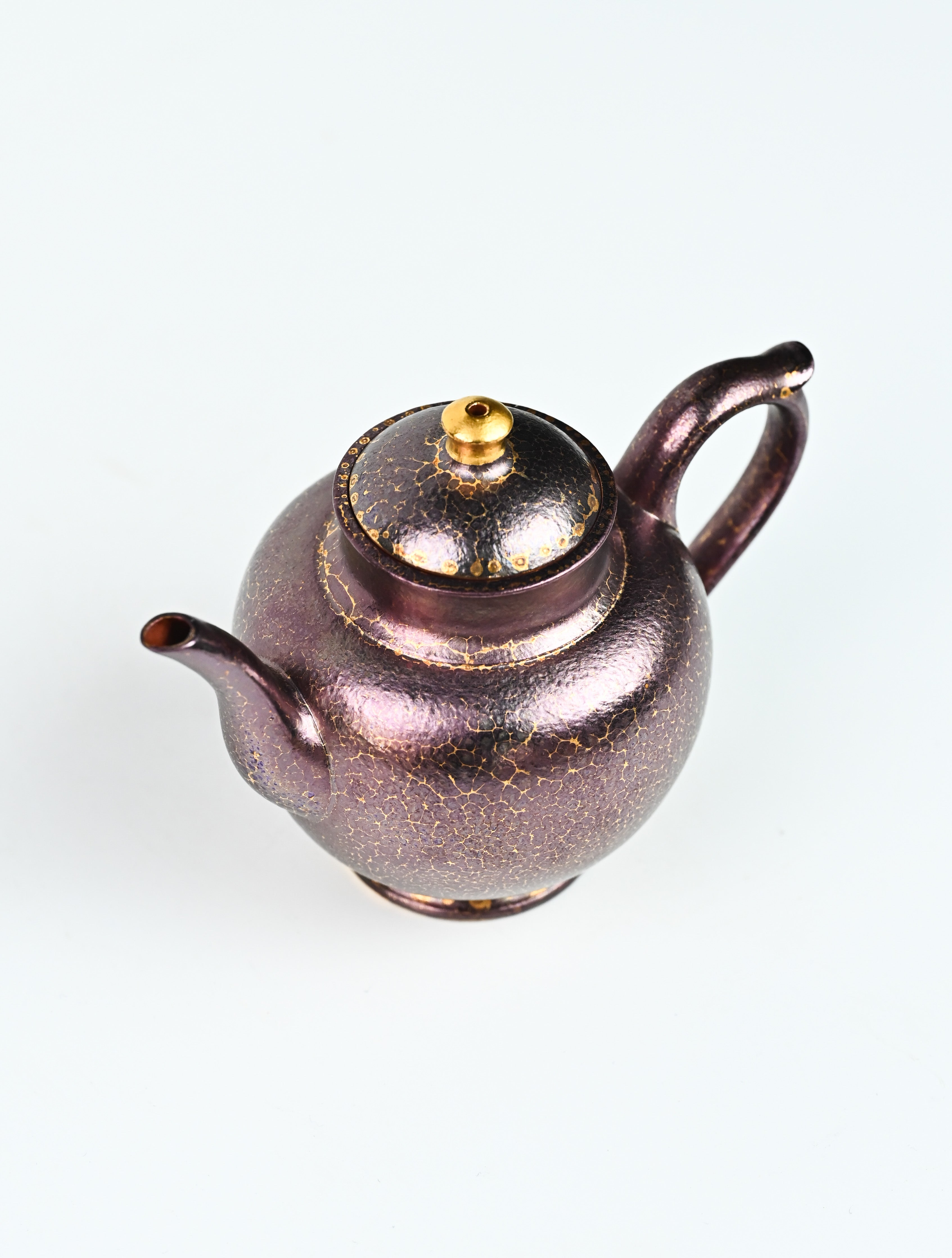 YANYOO handmade Yixing teapot featuring Feather-Plume firing technique, Flask purple gold, product top side.