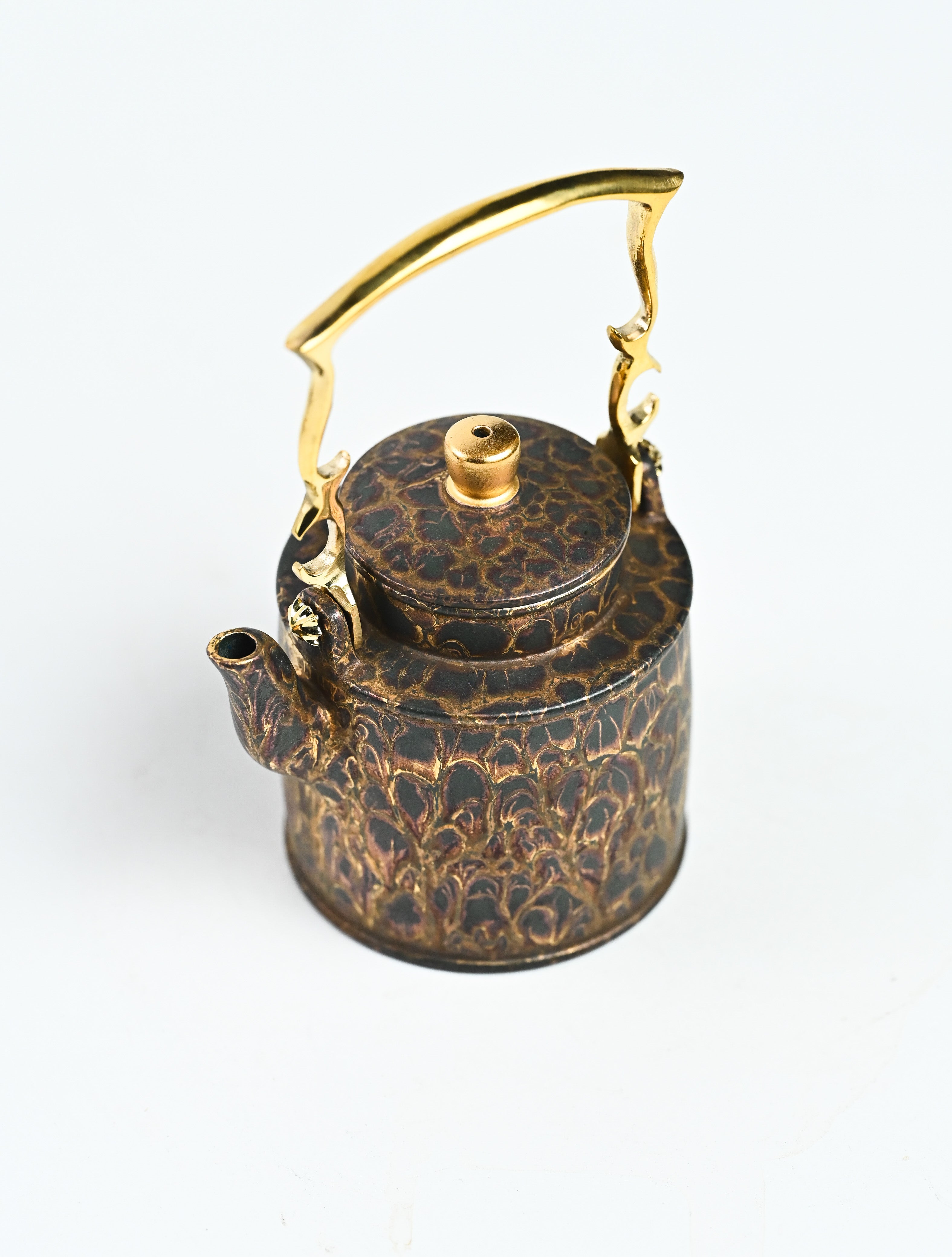 YANYOO handmade Yixing teapot featuring Feather-Plume firing technique, Yang Tong, product top side.