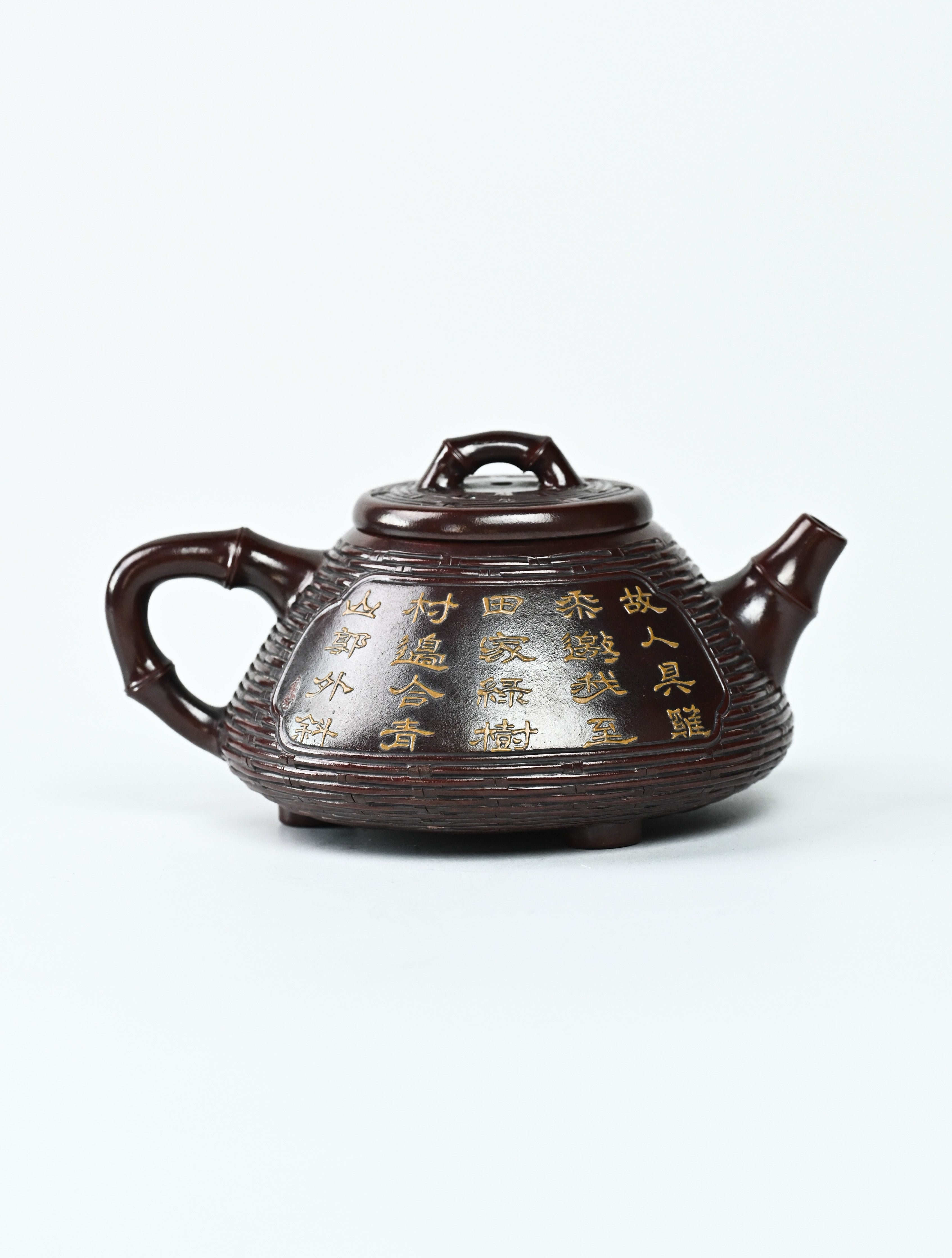 YANYOO handcrafted Yixing teapot featuring aged Wuni clay, bamboo weaving technique and exquistie hand clay painting, Shi Piao, product right side.