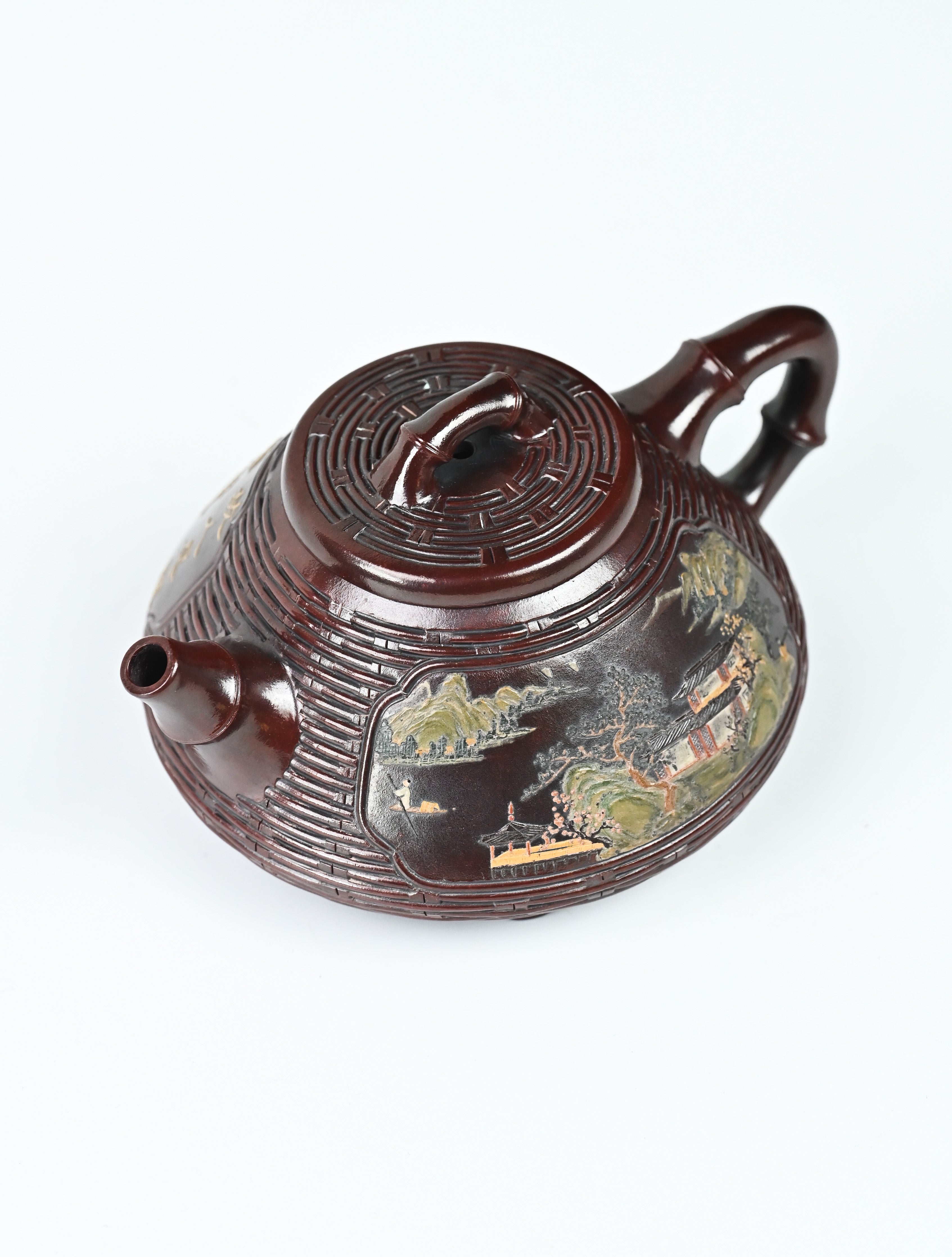 YANYOO handcrafted Yixing teapot featuring aged Wuni clay, bamboo weaving technique and exquistie hand clay painting, Shi Piao, product top side.