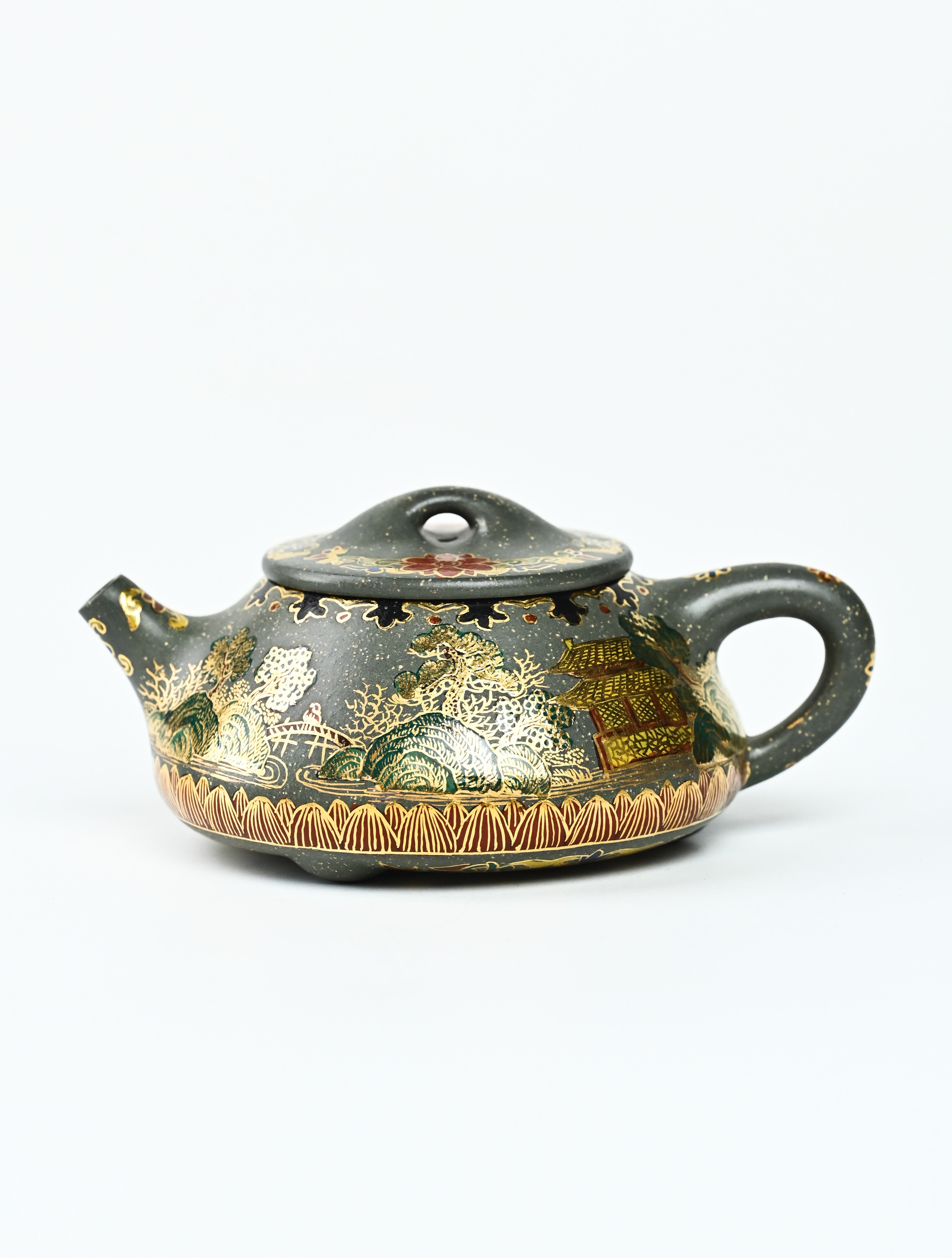 YANYOO handmade Yixing teapot featuring "Que Tou Qing" lvni clay and delicate Falangcai enamel, Jingzhou Shi Piao, product left side.