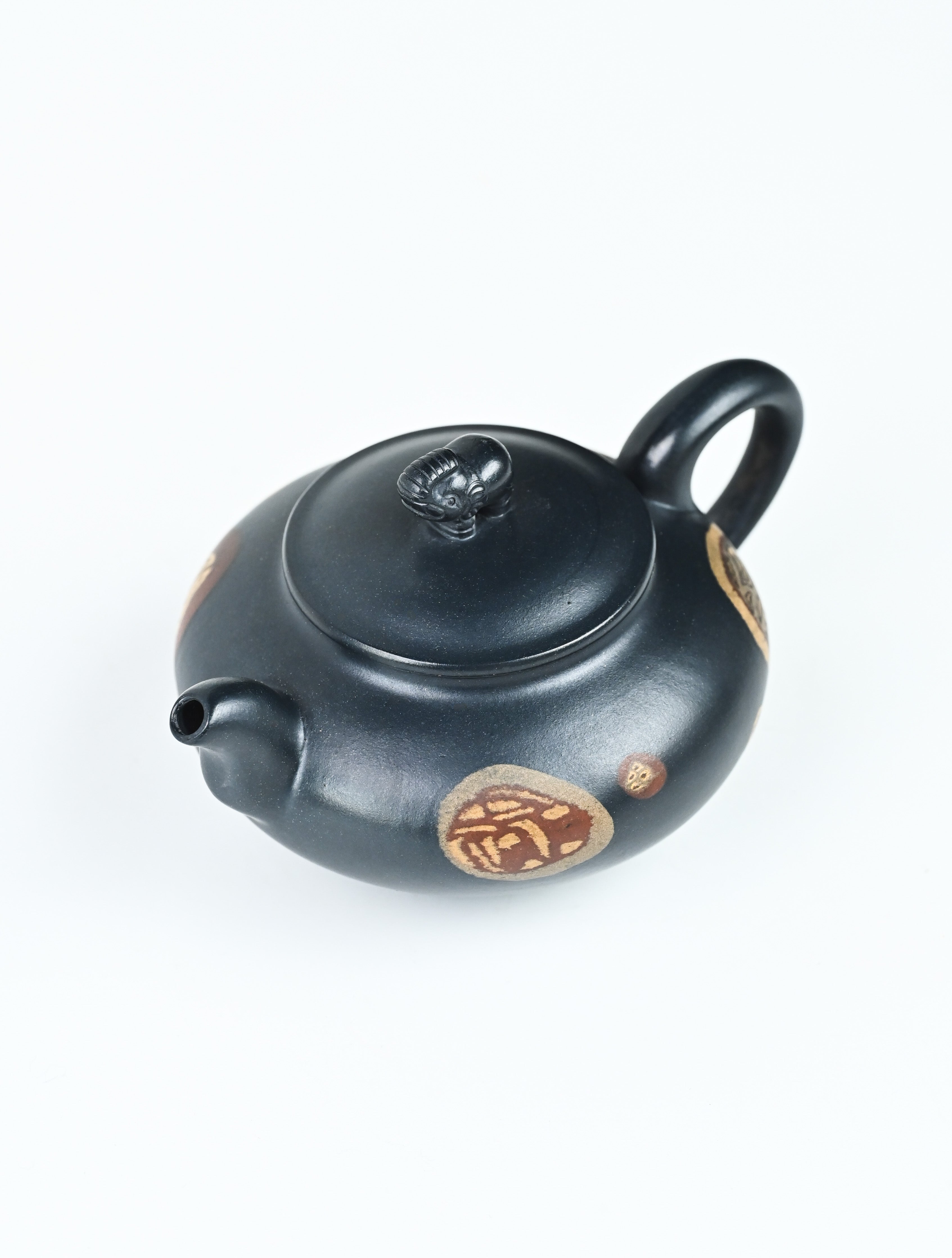 YANYOO handmade Yixing teapot featuring "Que Tou Qing" Lvni clay and Zisha clay blending technique, Si Ping You Xiang, product top side.