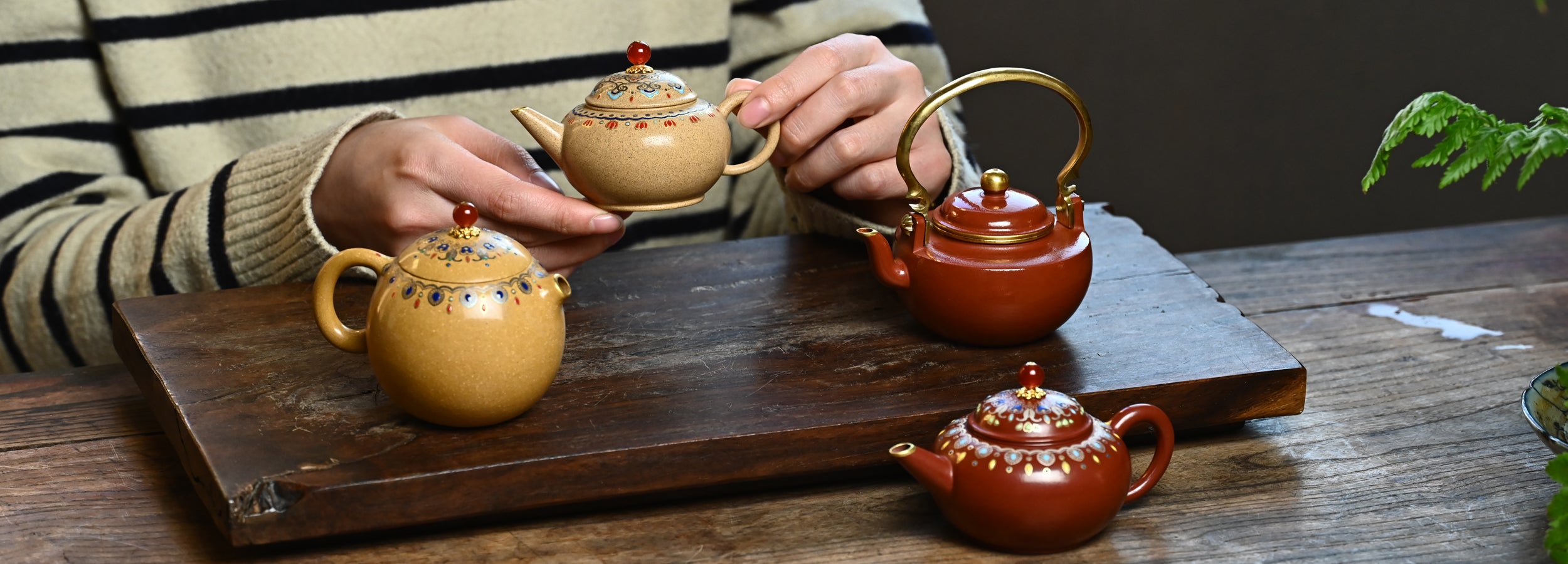 YANYOO handmade Yixing teapot: Starlight collection banner with model desktop version.