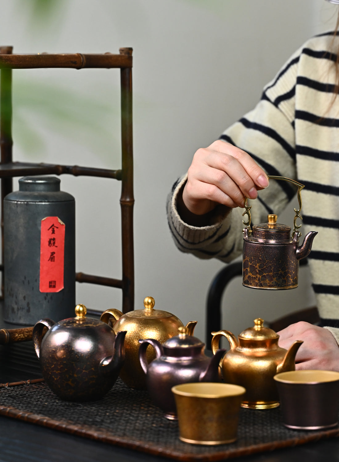 YANYOO handmade Yixing teapot: Wild Plume collection banner with model mobile version