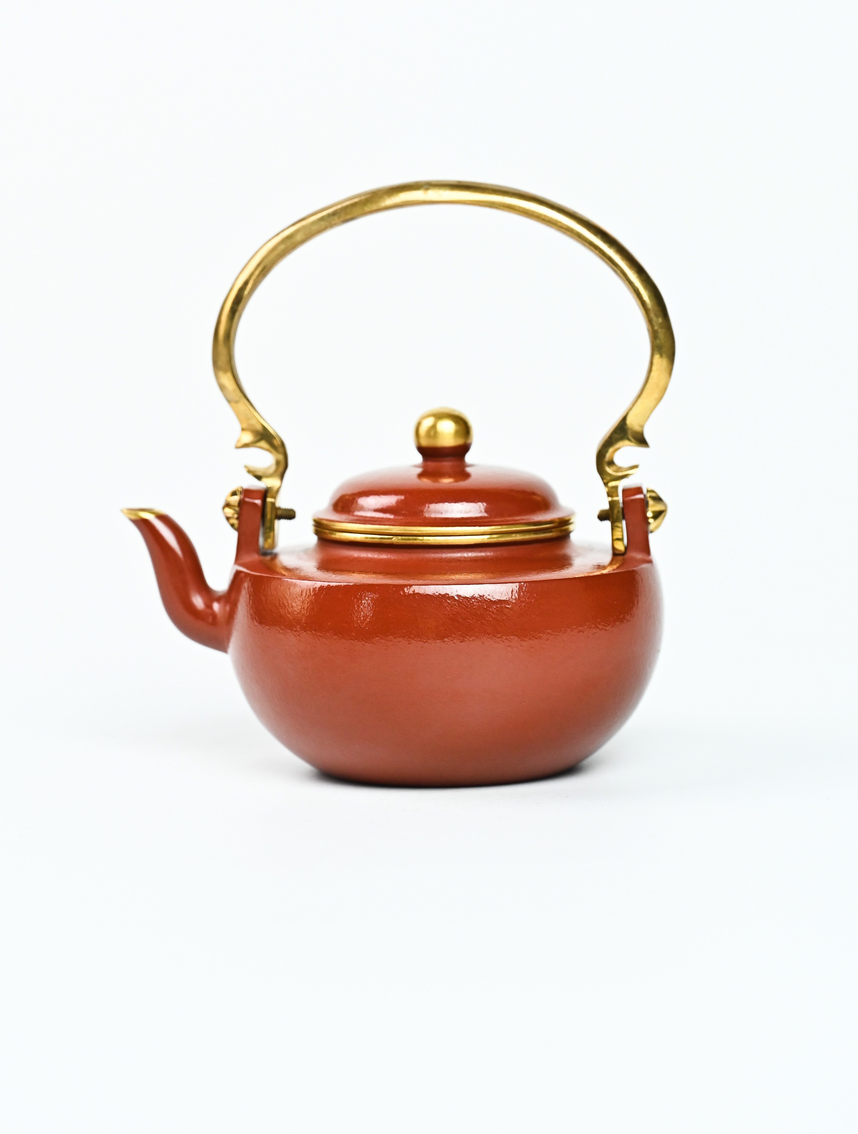 YANYOO handmade Yixing teapot featuring water polished (Shuimo) technique and delicate lifting handle, Palace Lantern made of Zhuni, product left side.