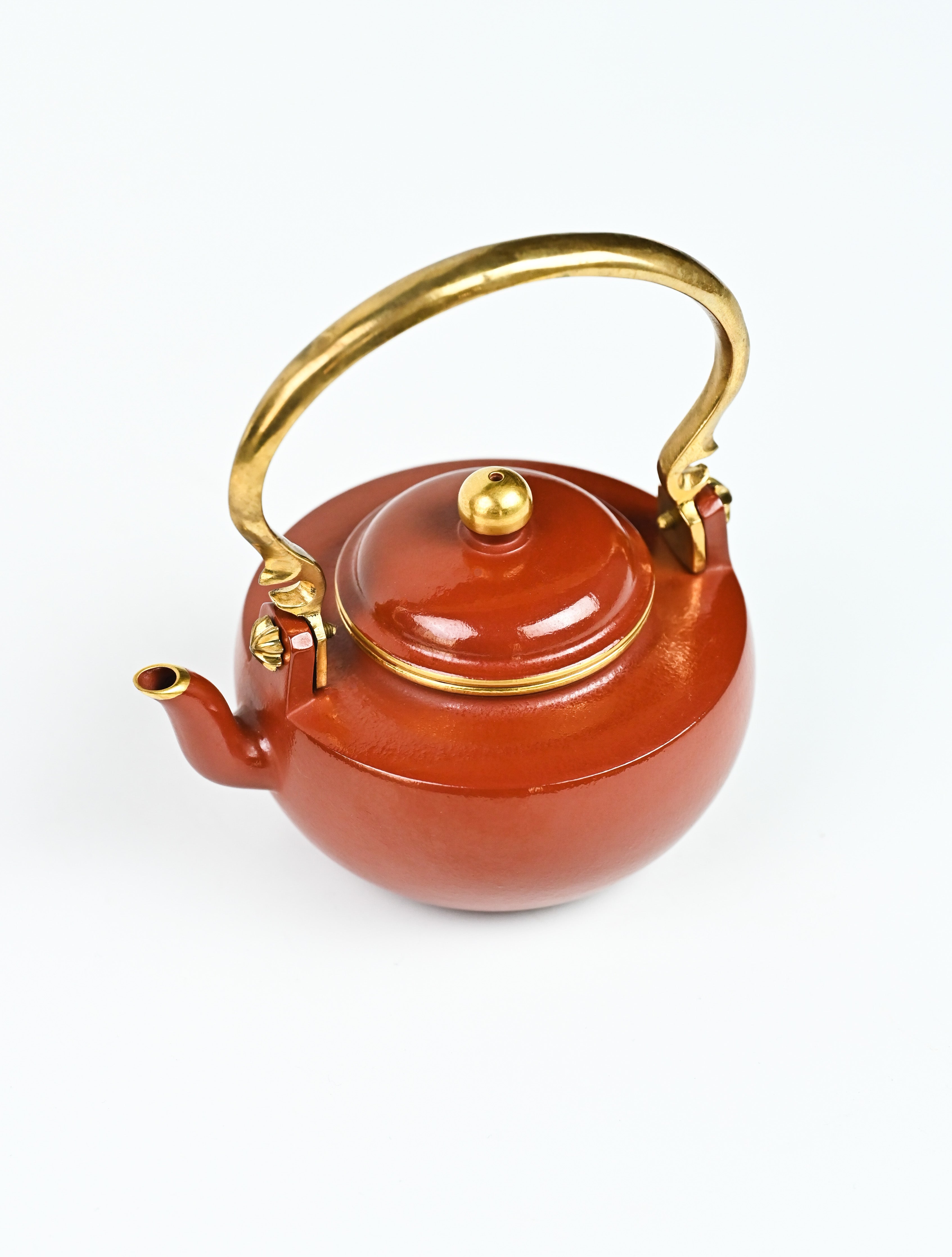 YANYOO handmade Yixing teapot featuring water polished (Shuimo) technique and delicate lifting handle, Palace Lantern made of Zhuni, product top side.