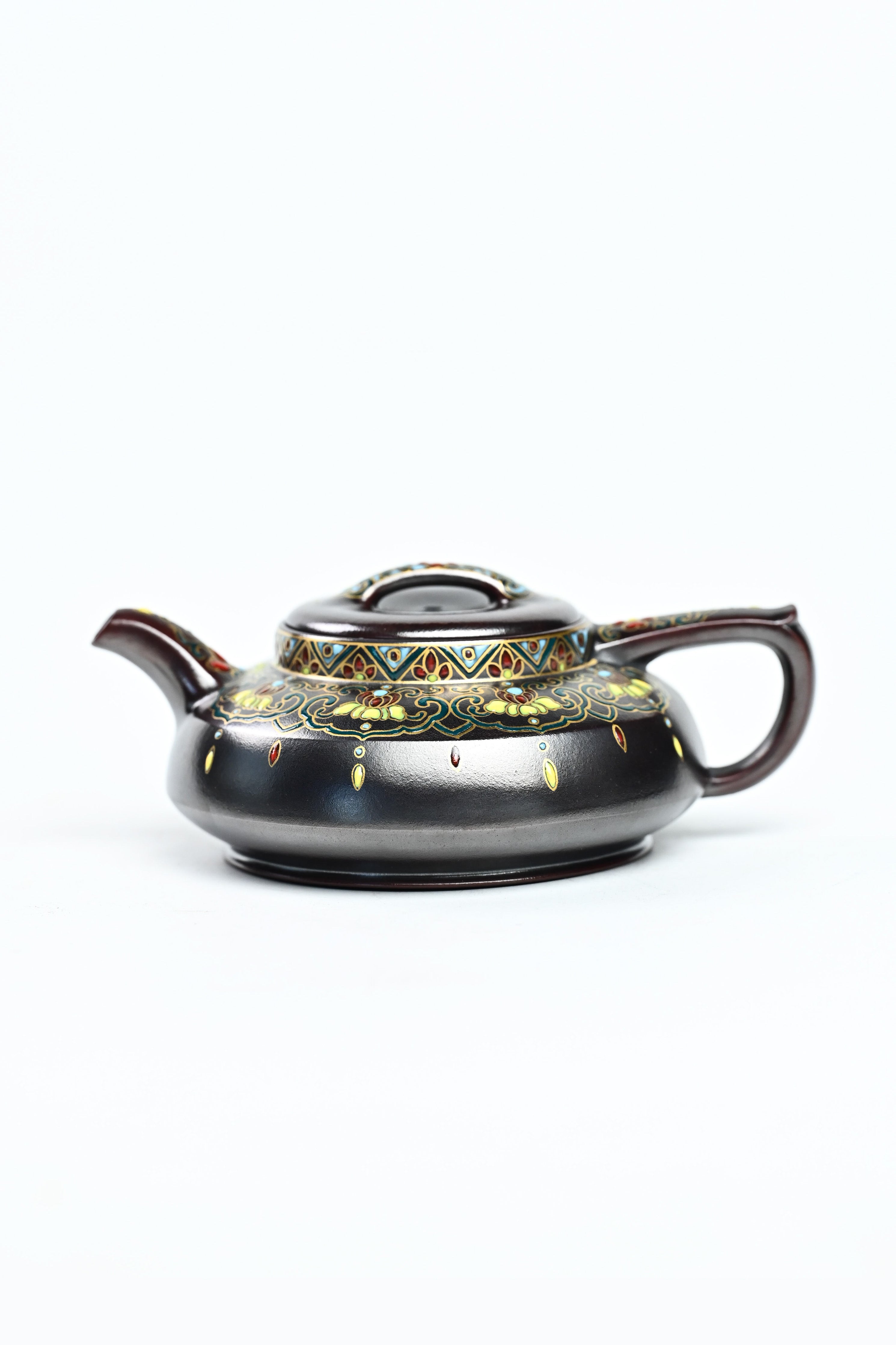 Handmade YANYOO Yixing teapot featuring Falangcai Ru Yi pattern, product left side.