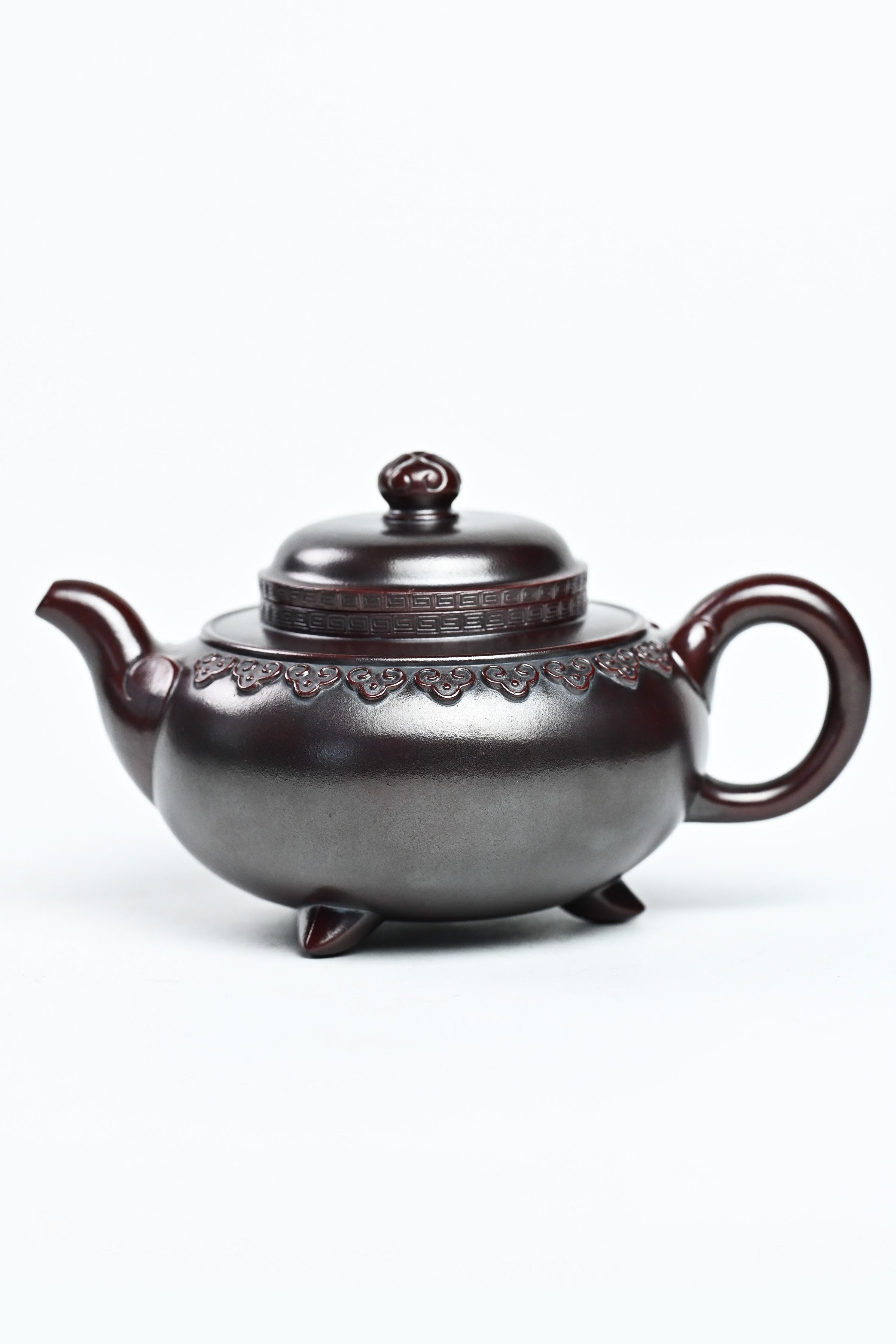 Handmade YANYOO Yixing teapot featuring aged Wuni clay and Ru Yi pattern, Fang Gu, product left side.