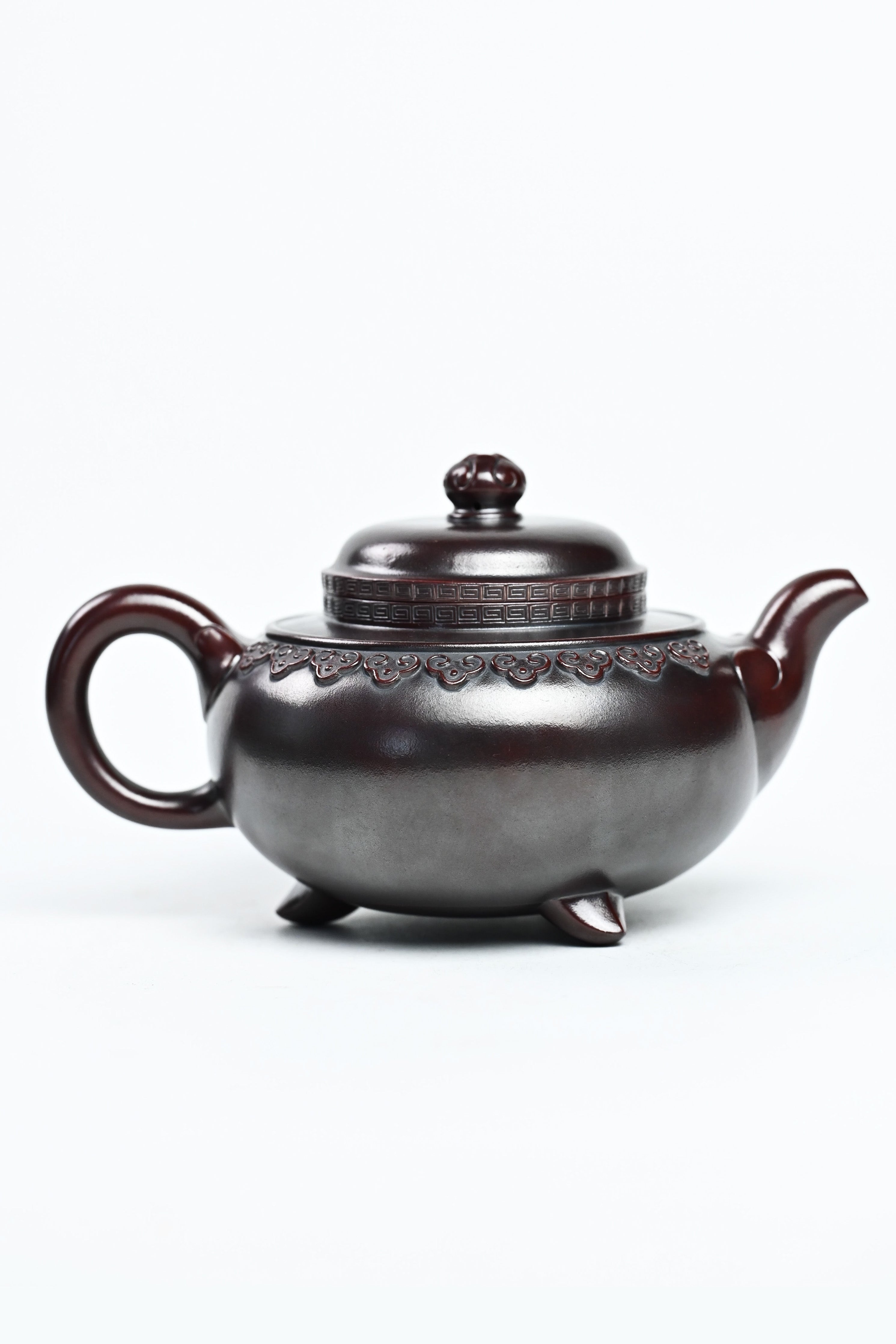 Handmade YANYOO Yixing teapot featuring aged Wuni clay and Ru Yi pattern, Fang Gu, product right side.