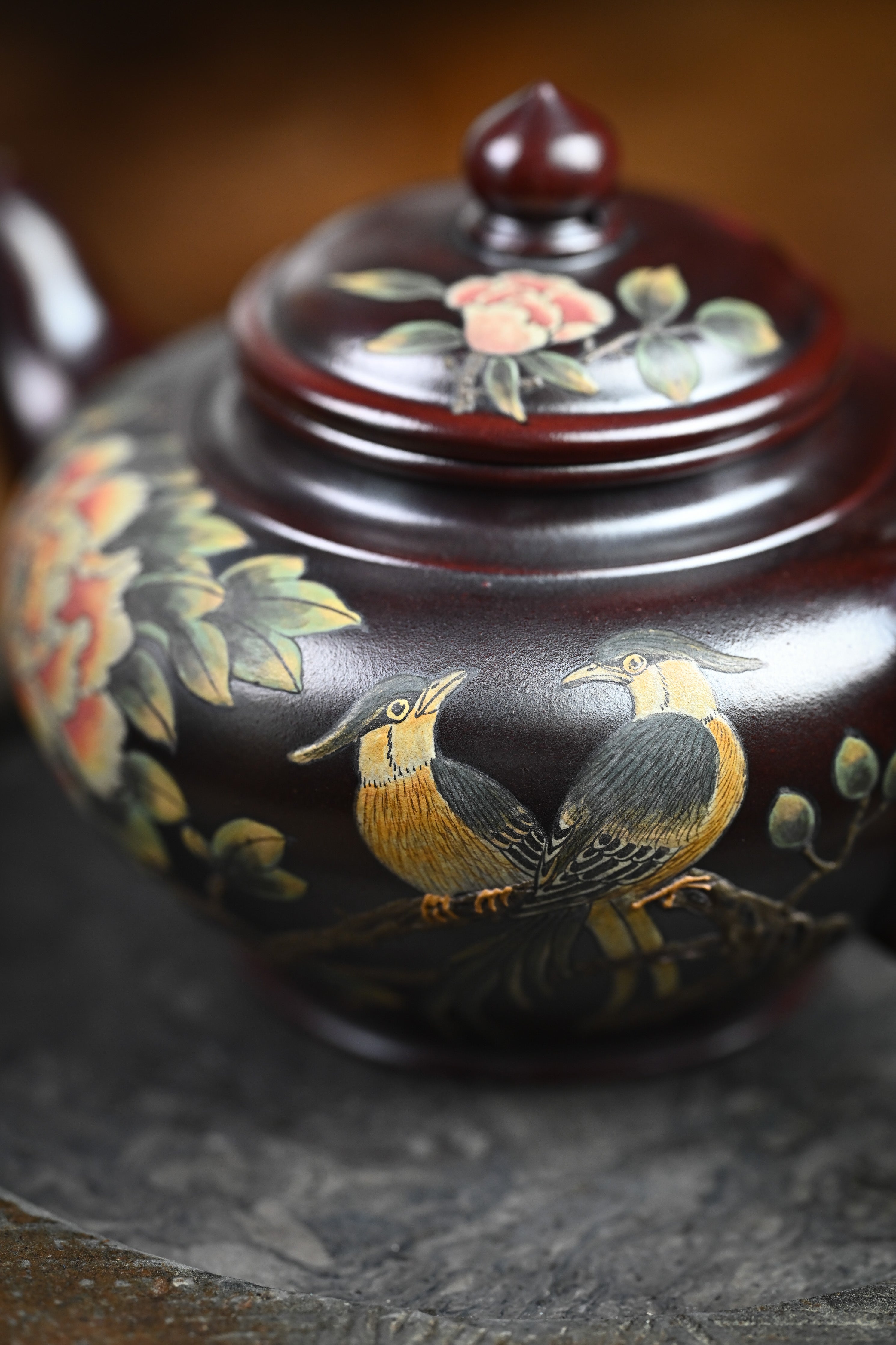 Handmade YANYOO Yixing teapot featuring aged Wuni clay and painting, Xiao Ying, lifestyle detail left side.