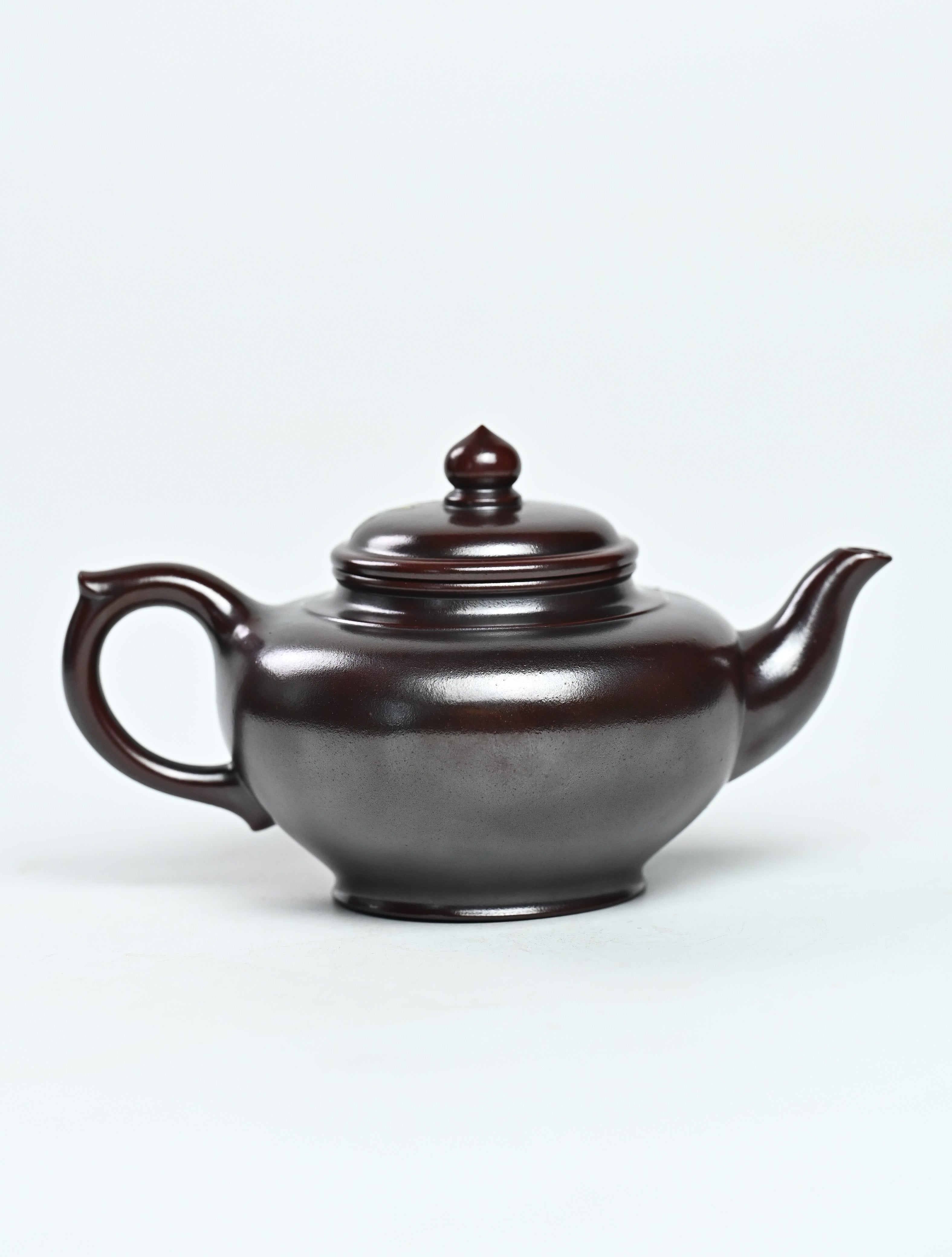 YANYOO handmade Yixing teapot featuring aged Wuni clay and bird-and-flower painting, product right side.