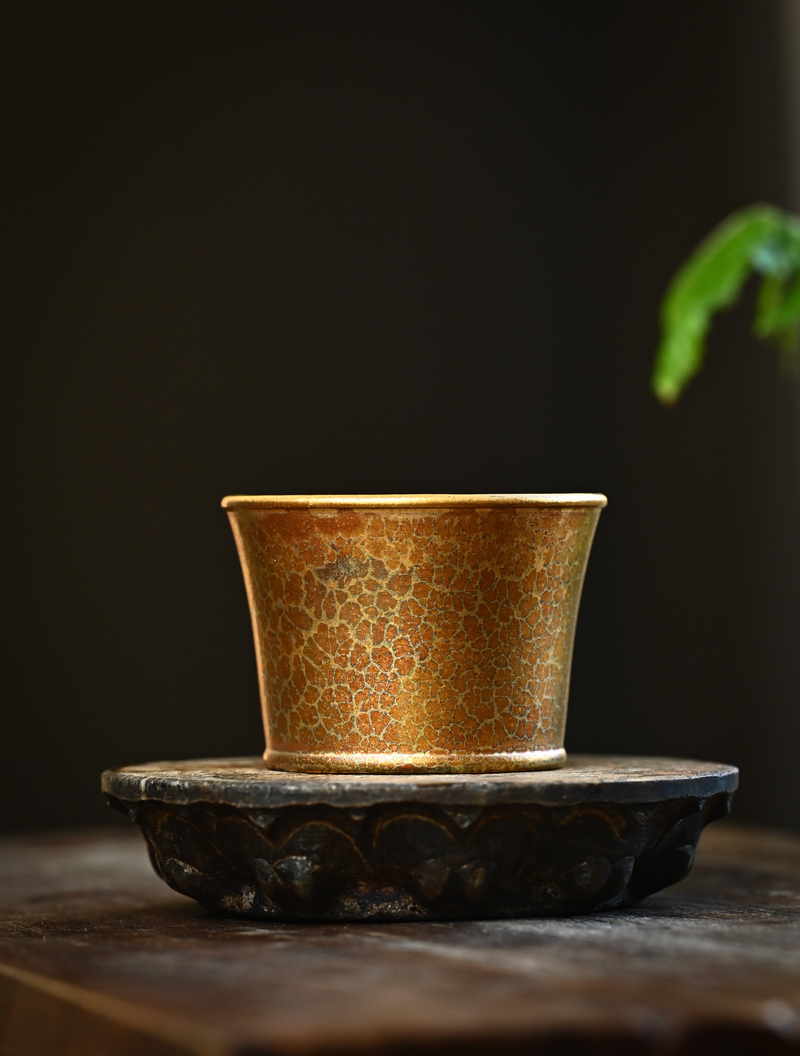 YANYOO handmade Yixing tea cup, Wild Plume collection gold lifestyle.