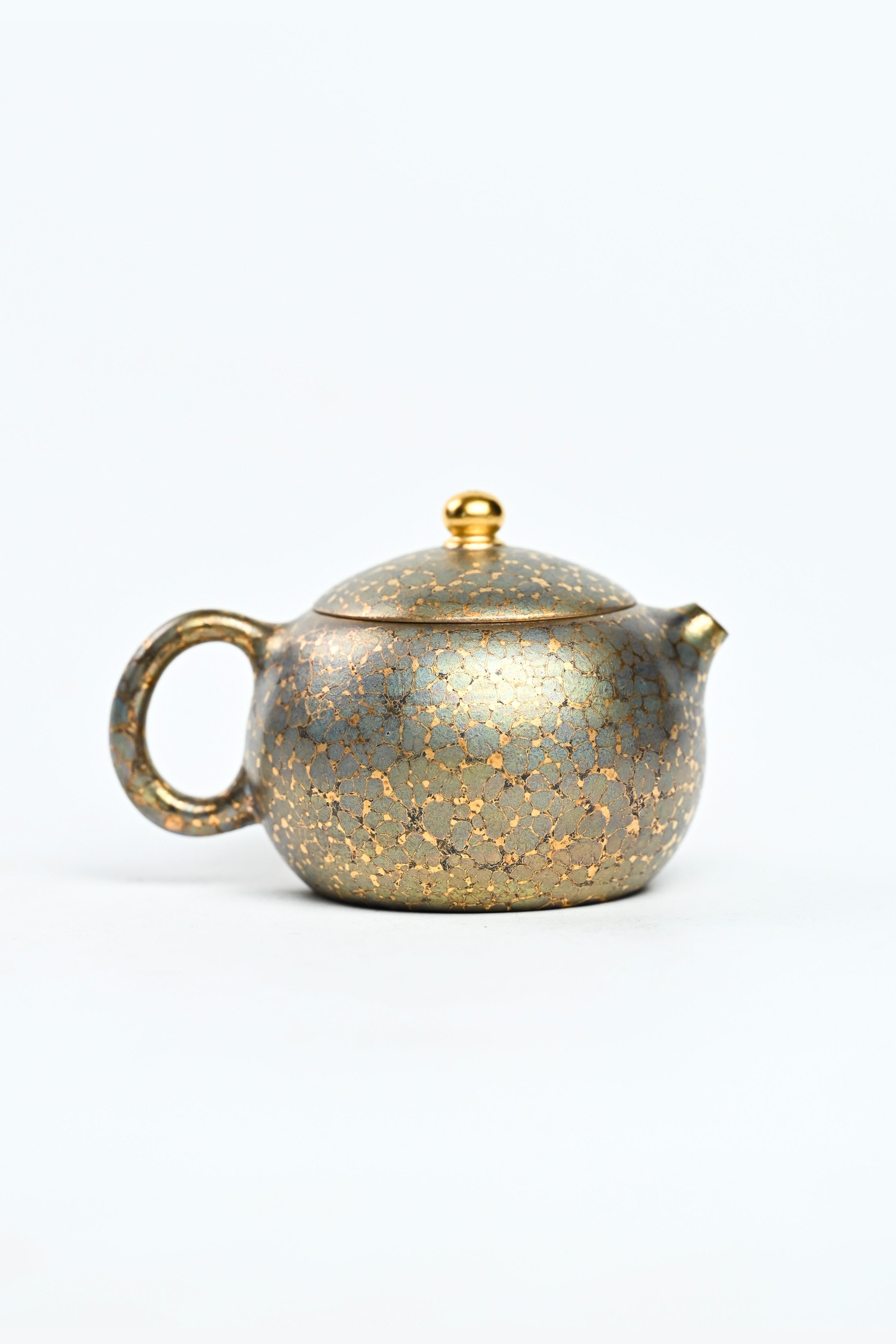 Handmade YANYOO Yixing teapot featuring Feather-Plume firing technique, Xi Shi, product right side.